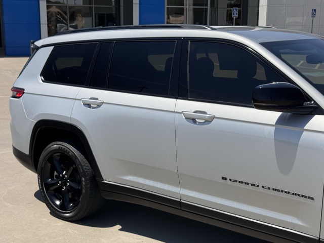 2023 Jeep Grand Cherokee Altitude photo 14