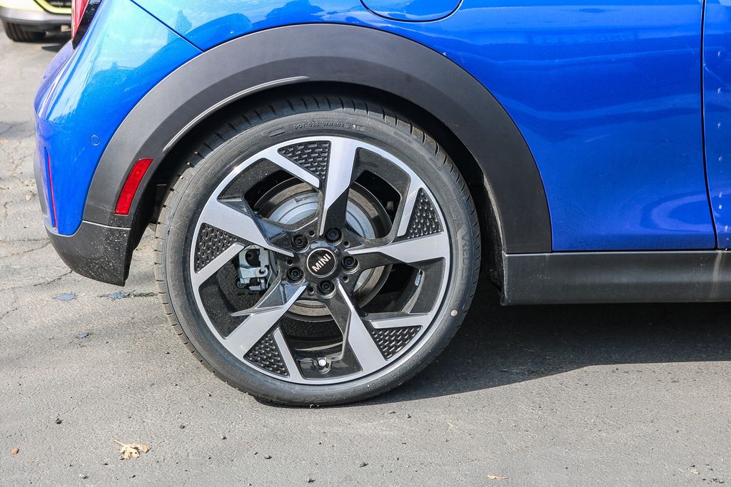 2025 Mini Cooper 2 Door Hardtop Signature photo 10