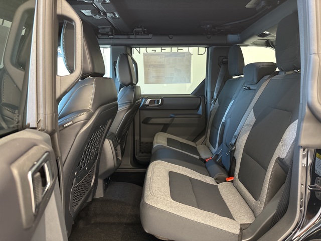 2025 Ford Bronco Badlands photo 36