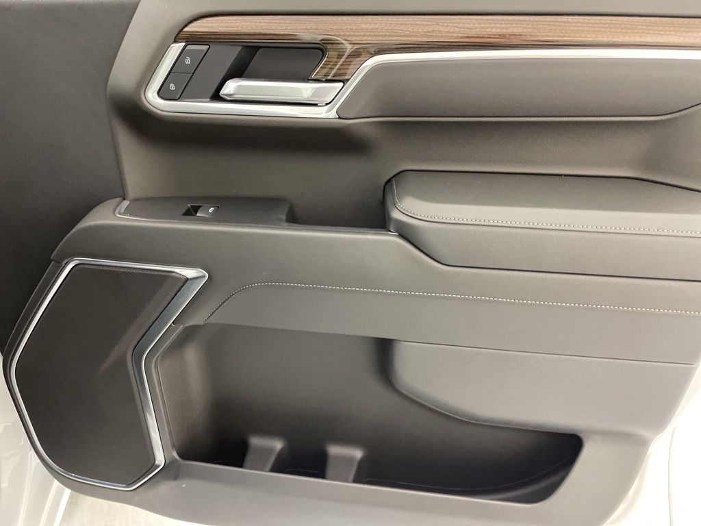 2025 Chevrolet Silverado 1500 LT photo 42