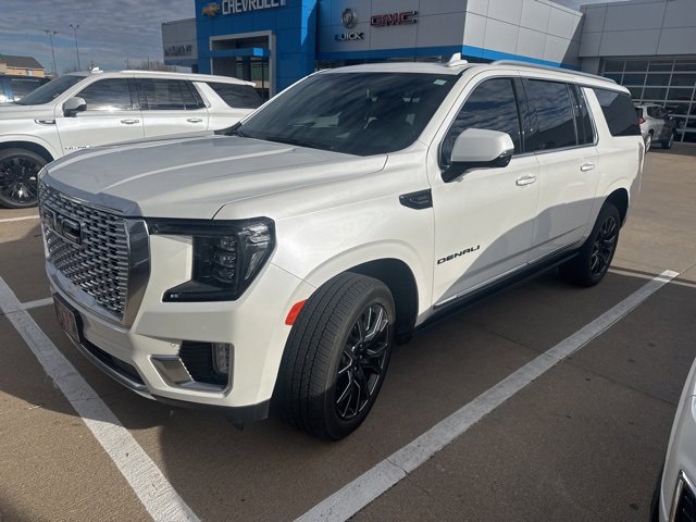 2023 GMC Yukon XL Denali's photo