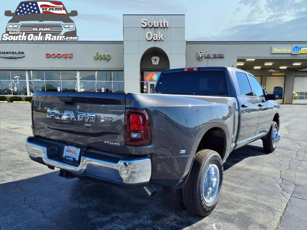 2026 Ram 3500 Tradesman photo 2