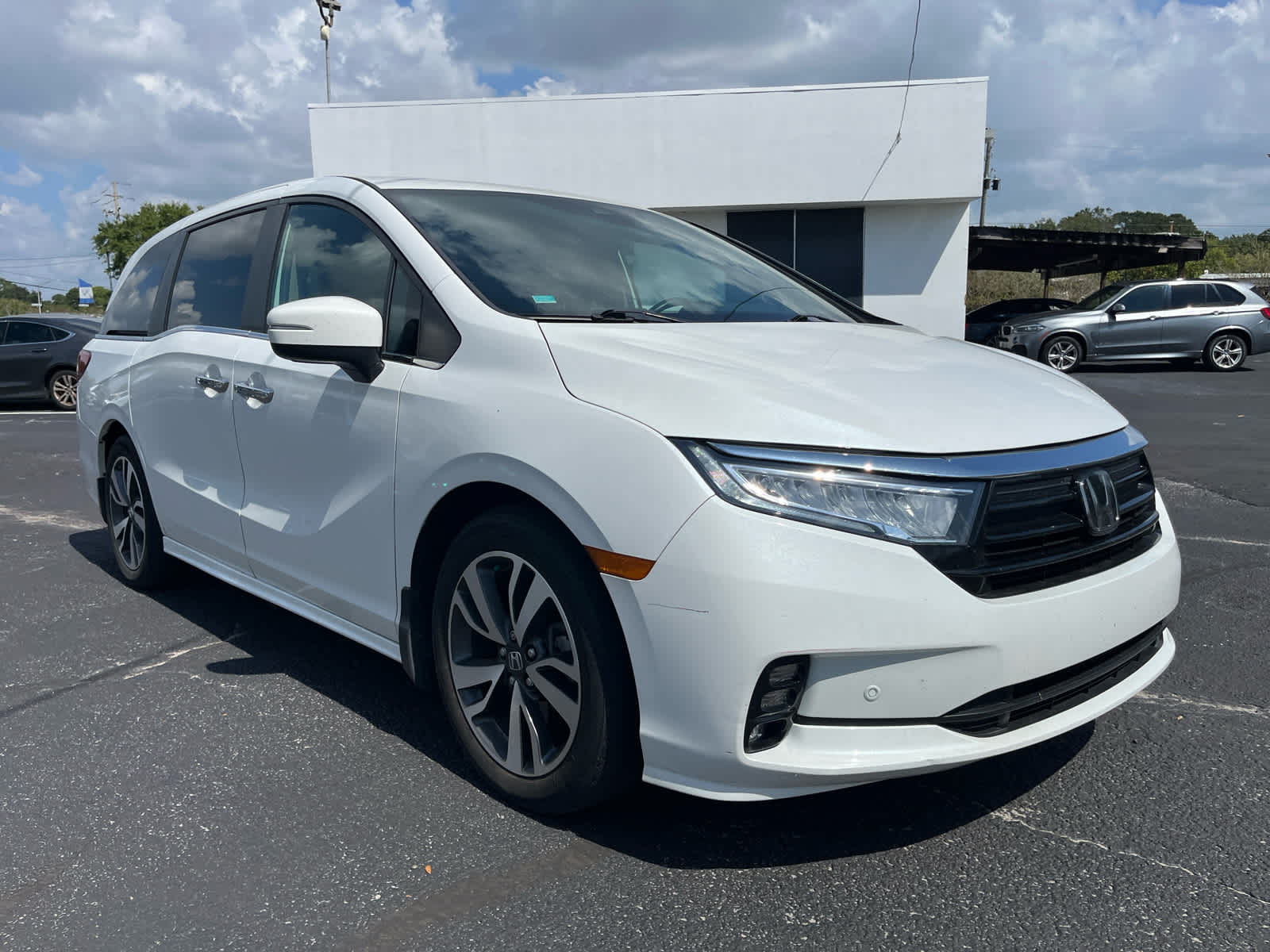 2022 Honda Odyssey Touring photo 2