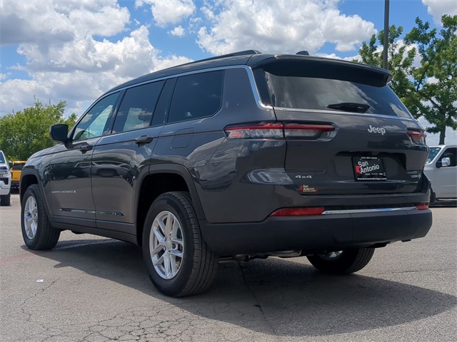 2025 Jeep Grand Cherokee Laredo photo 6