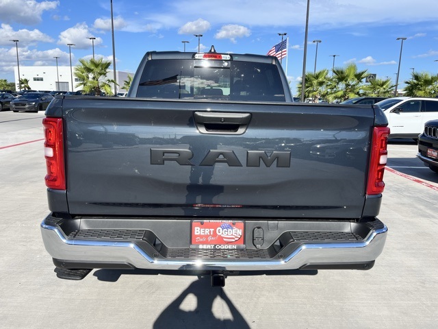 2025 Ram 1500 Tradesman photo 4