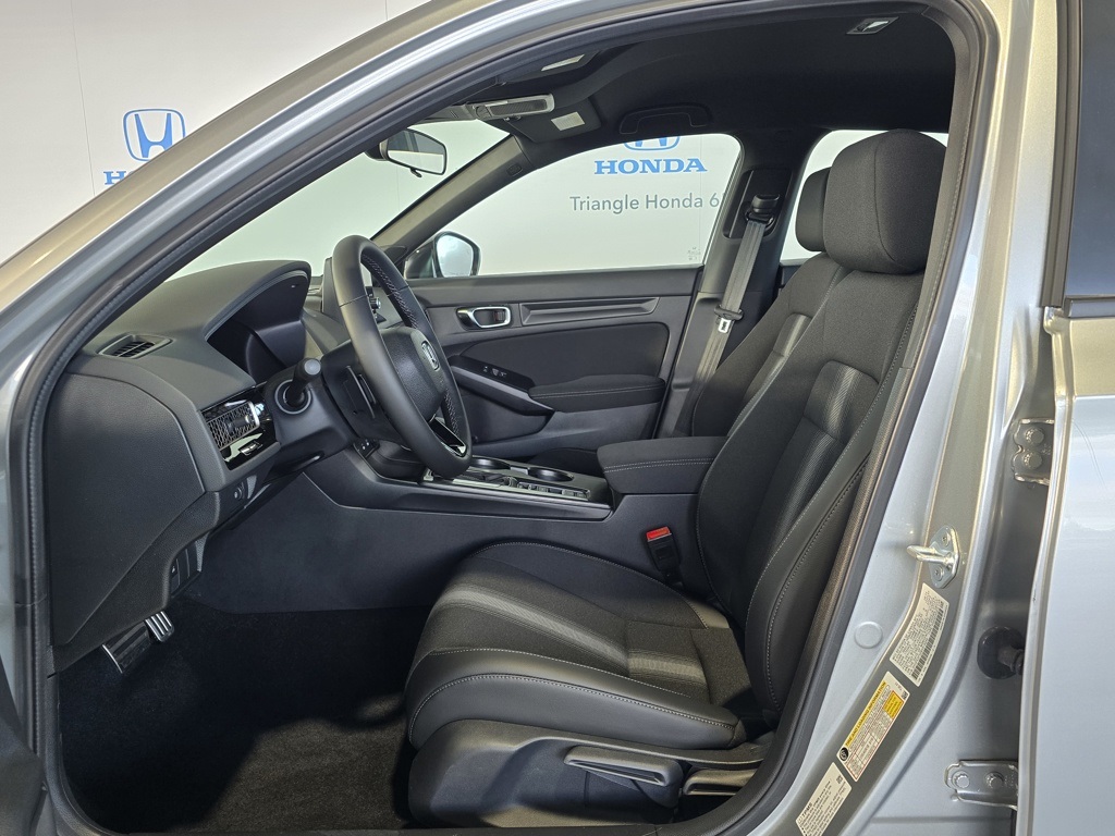 2025 Honda Civic Sport photo 4