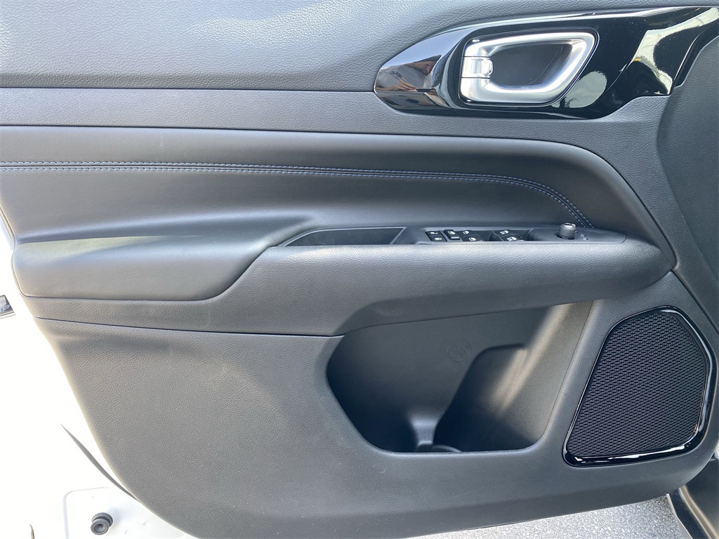 2025 Jeep Compass Latitude photo 31