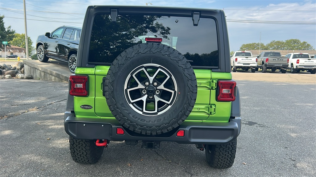 2025 Jeep Wrangler Rubicon photo 4