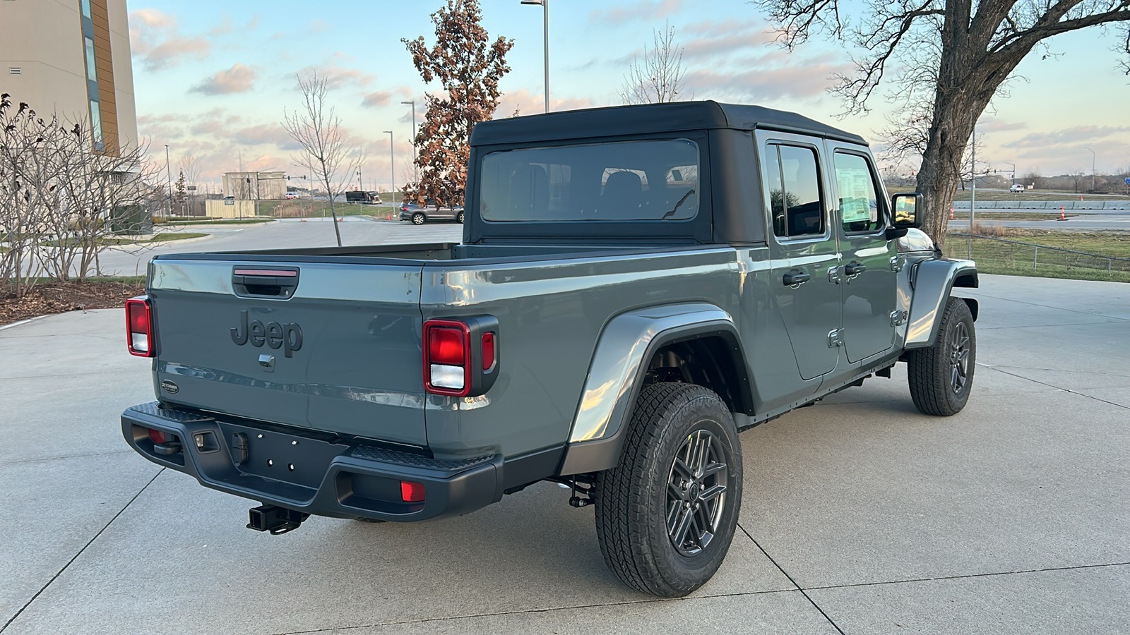 2026 Jeep Gladiator Sport S photo 3