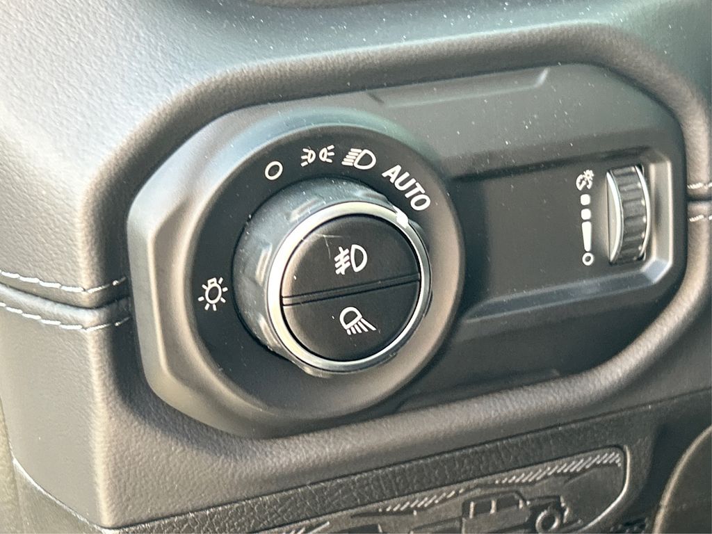 2025 Jeep Gladiator Sport photo 34