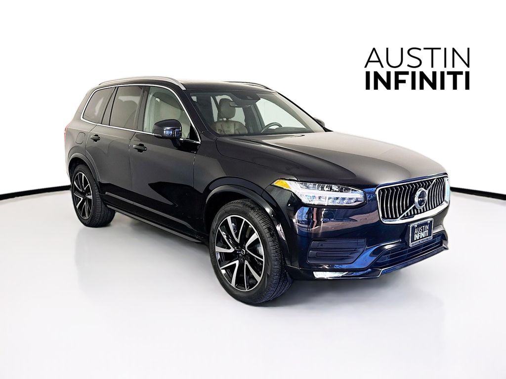 2021 Volvo XC90 Momentum's photo