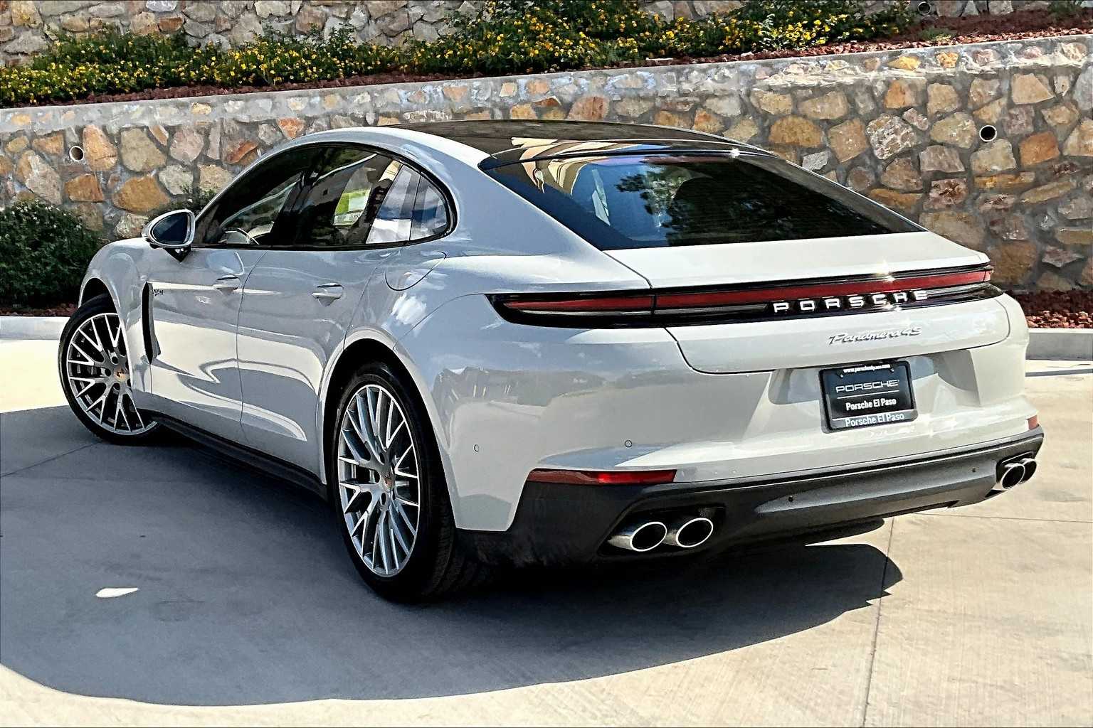 2026 Porsche Panamera 4S E-Hybrid photo 3