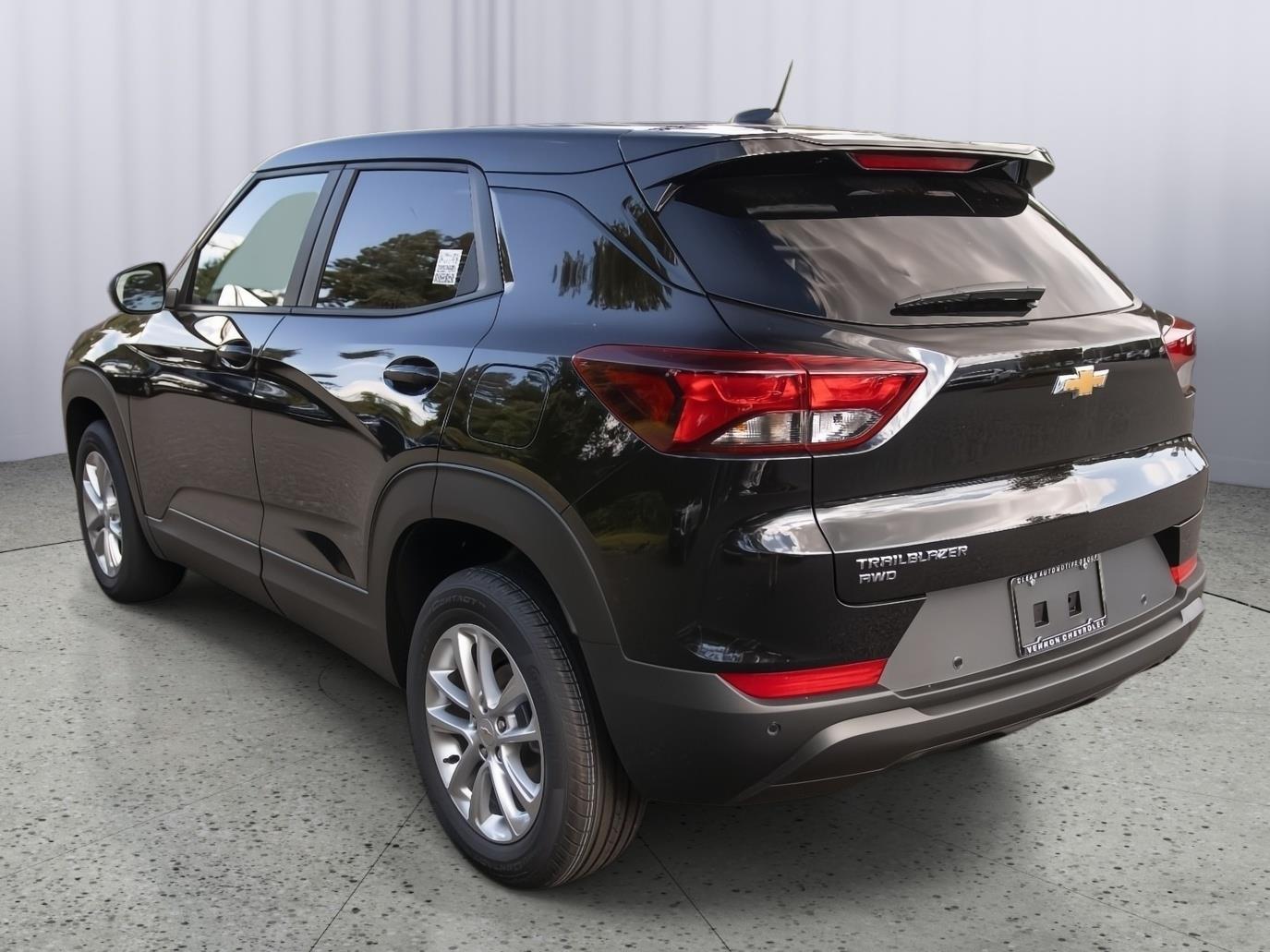 2026 Chevrolet Trailblazer LS photo 5