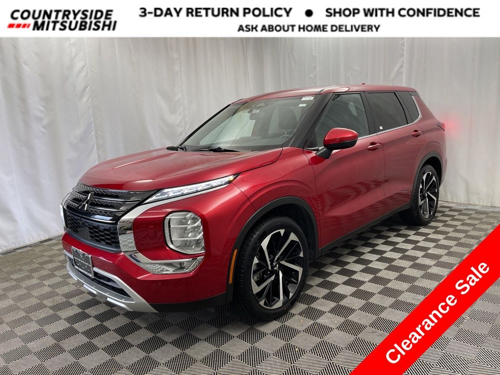 2024 Mitsubishi Outlander SE's photo