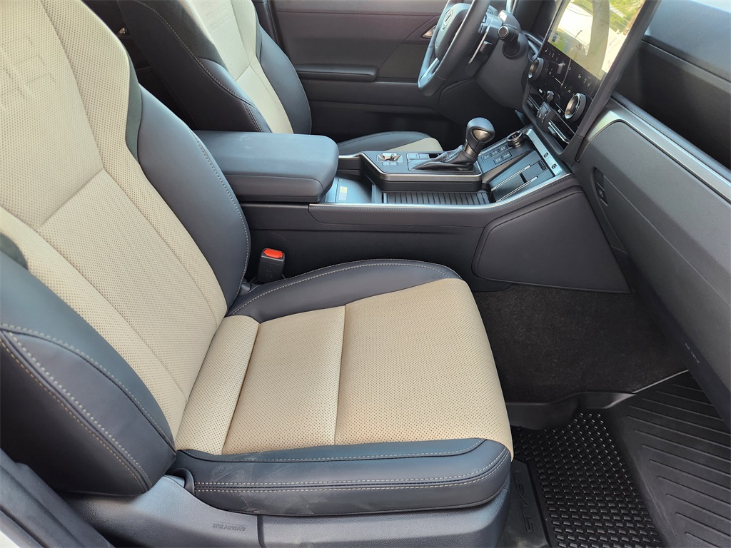 2025 Lexus GX 550 Overtrail photo 13