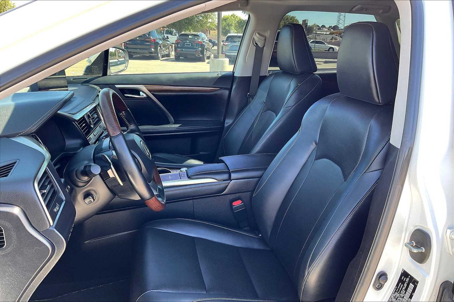 2022 Lexus RX 350L photo 7
