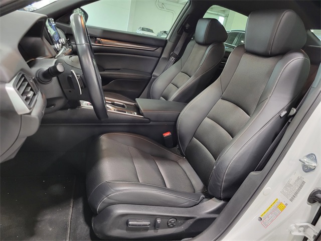2022 Honda Accord Sport 2.0T photo 13