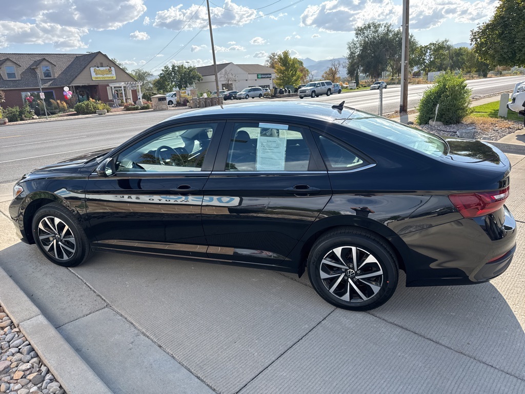 2024 Volkswagen Jetta 1.5T S photo 4