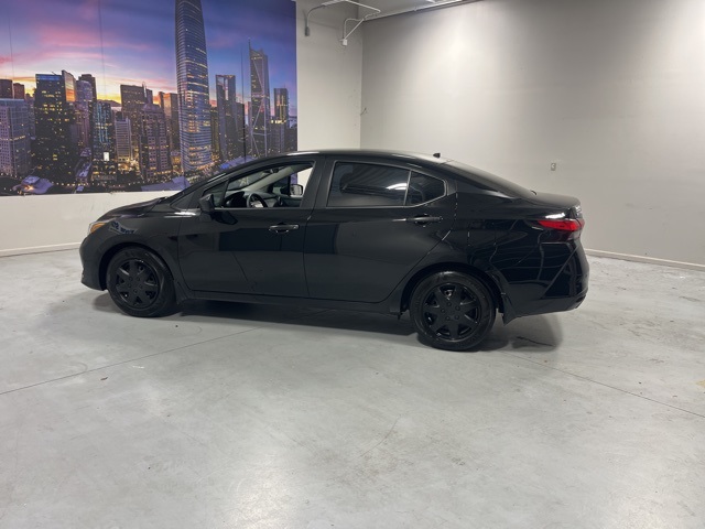 2025 Nissan Versa 1.6 S photo 3