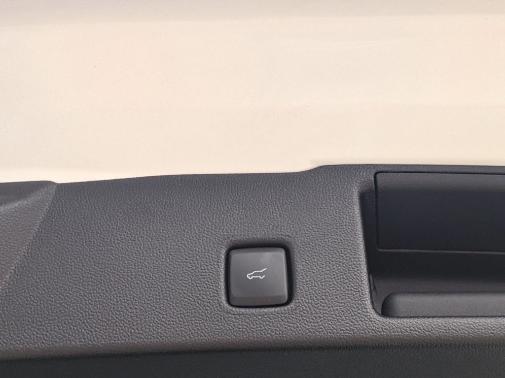 2025 Ford Escape ST-Line photo 9