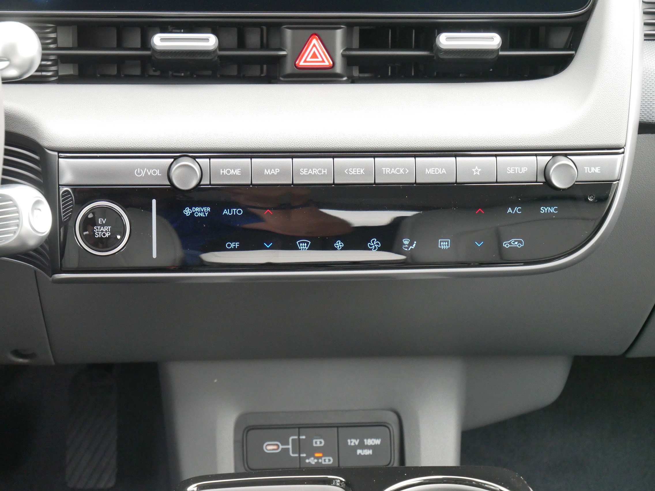 2025 Hyundai Ioniq 5 SEL photo 12