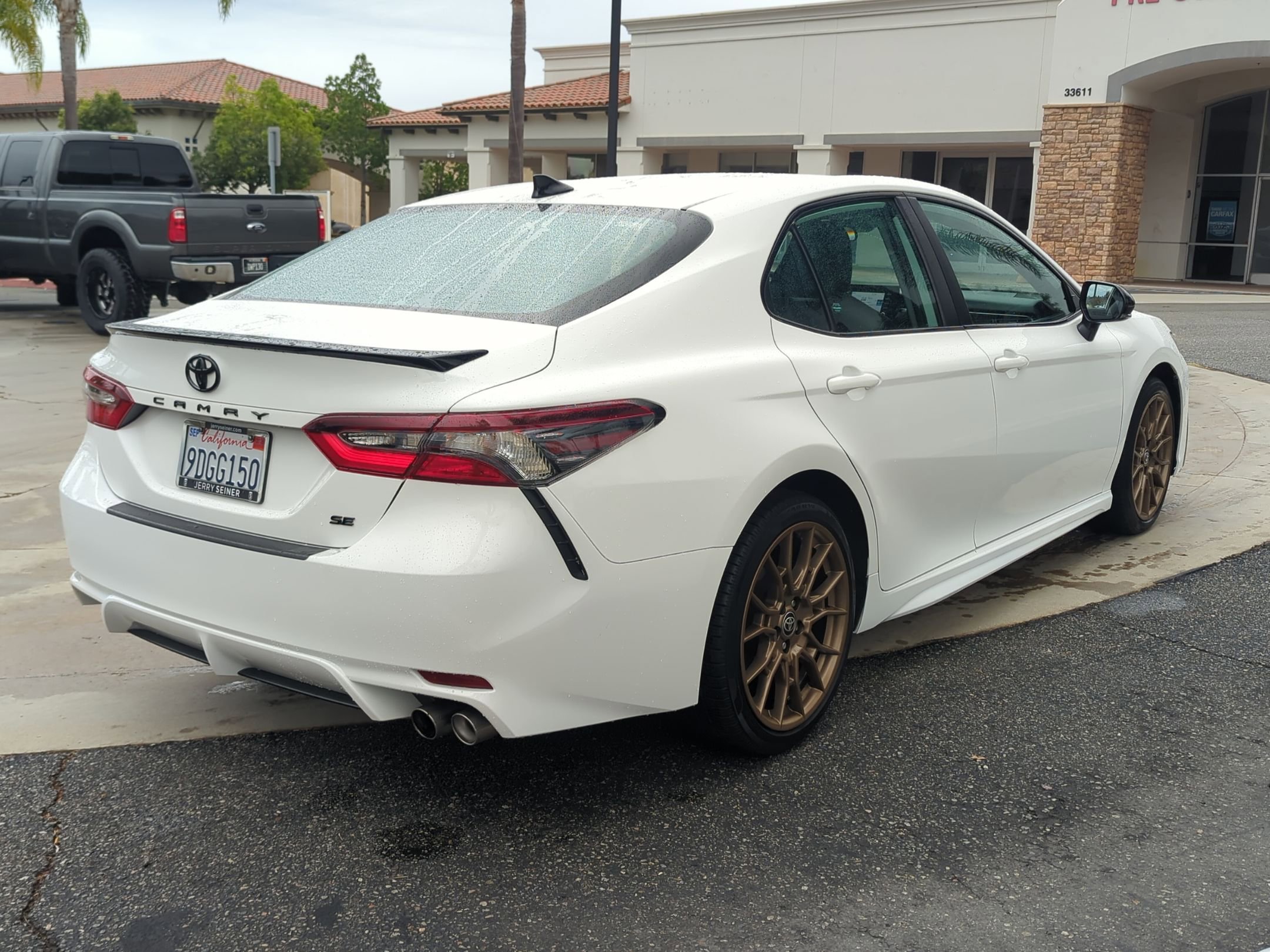 2023 Toyota Camry SE photo 4