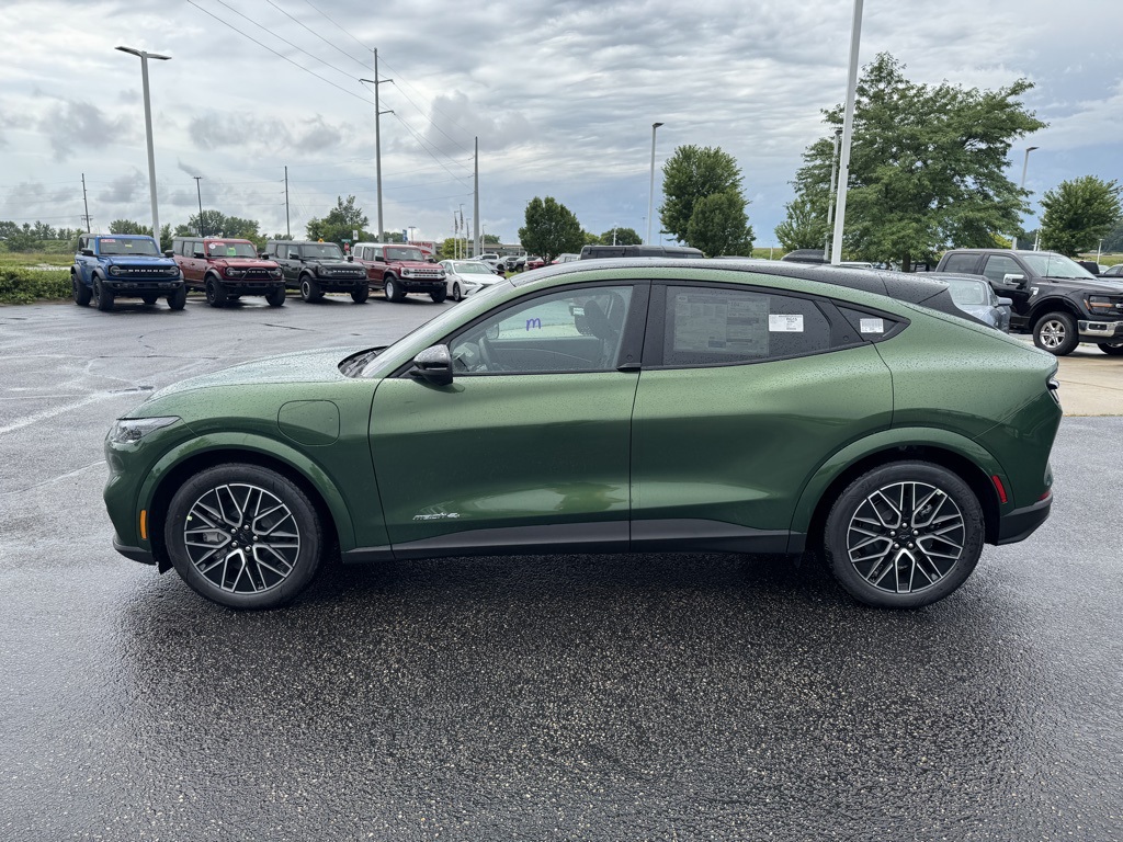 2025 Ford Mustang Mach-E Premium photo 7
