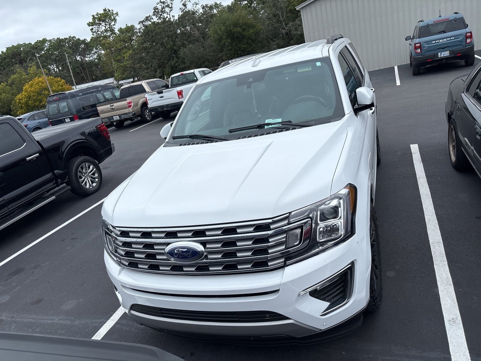 2021 Ford Expedition Limited photo 4