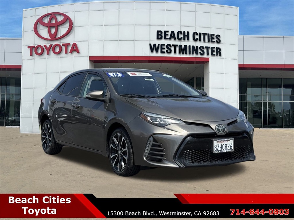Certified Used 2019  Toyota SE image 1