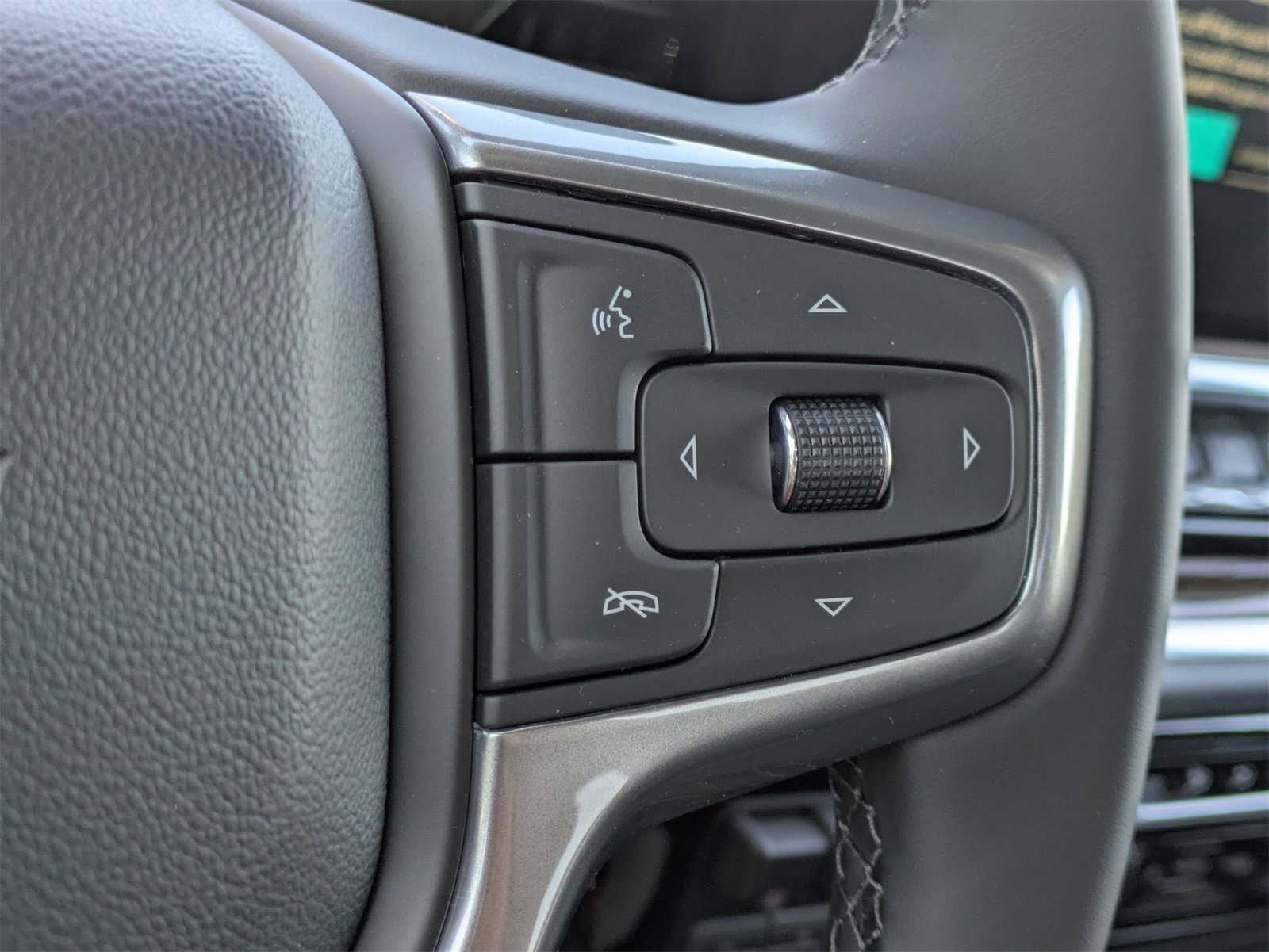 2025 Chevrolet Silverado 1500 LT photo 24