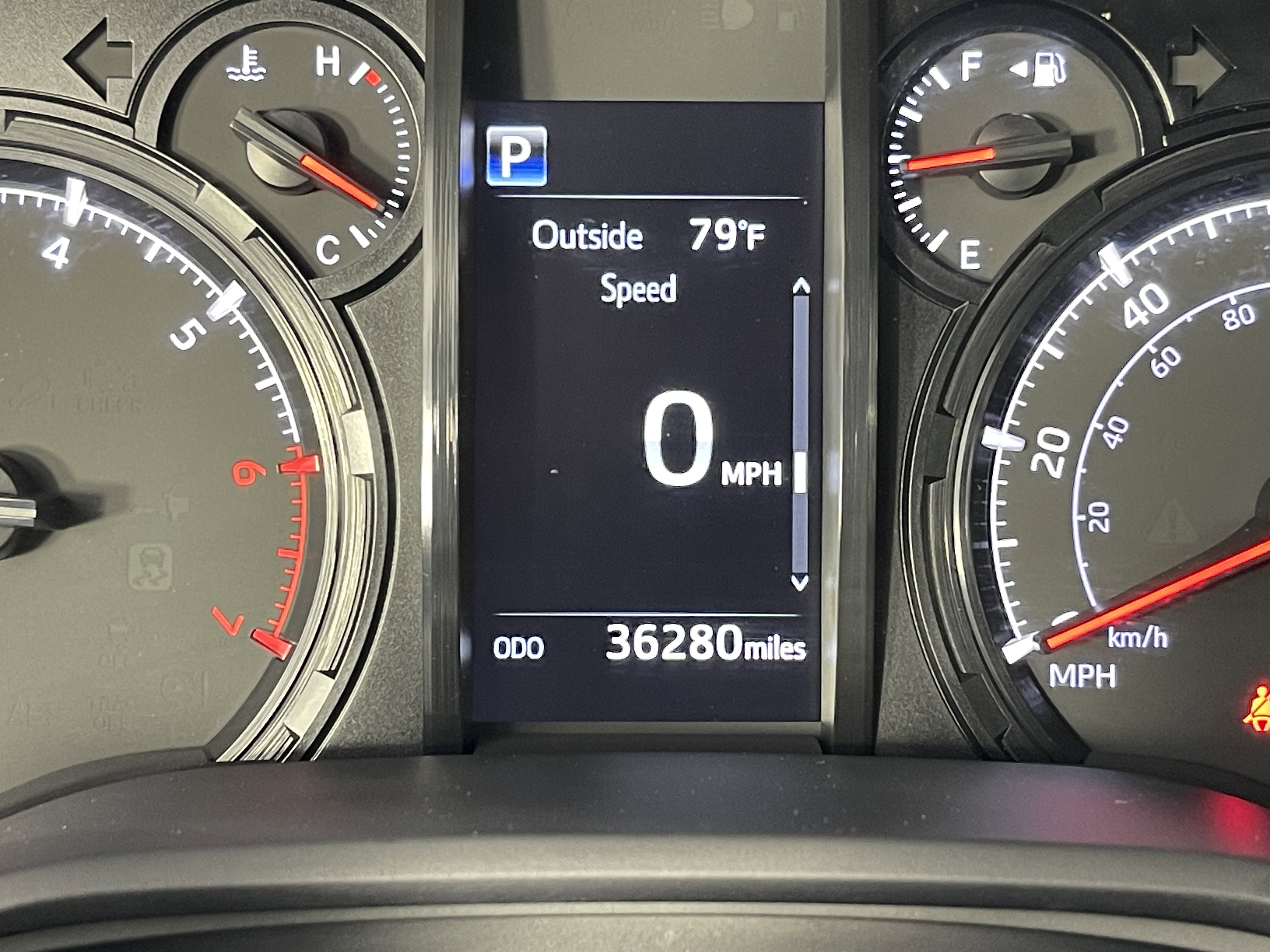 2024 Toyota 4Runner SR5 photo 3