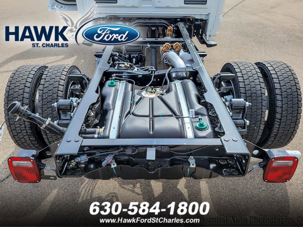 2025 FORD F-450 - Image 15