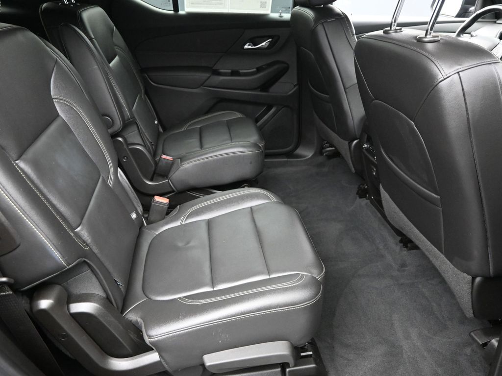2022 Chevrolet Traverse Leather photo 5