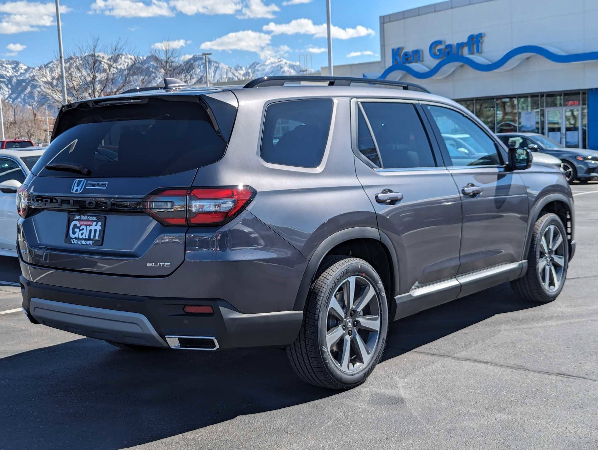2025 Honda Pilot Elite photo 2