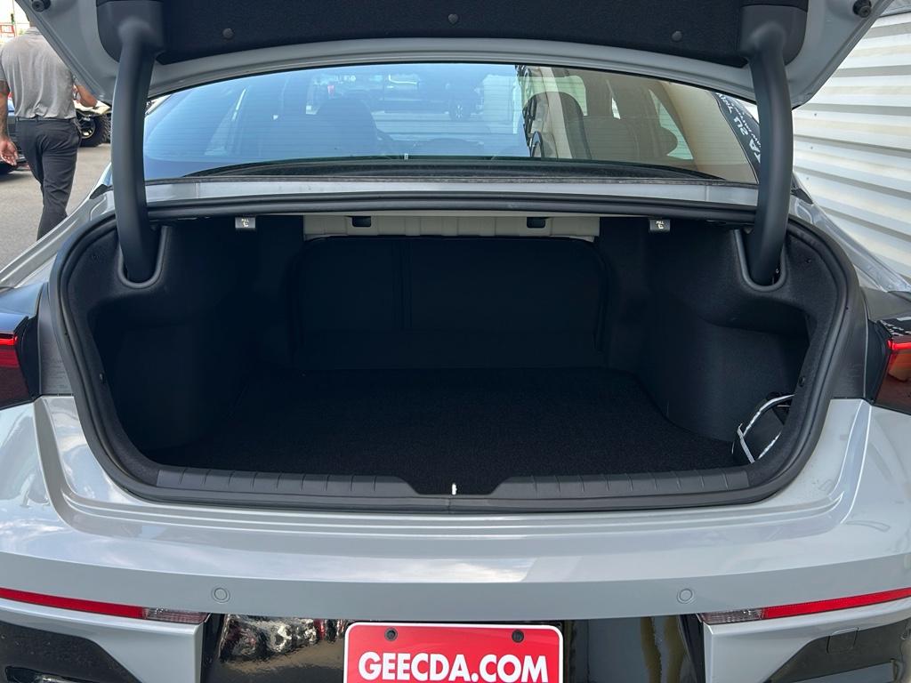 2026 Kia K5 GT-Line photo 11