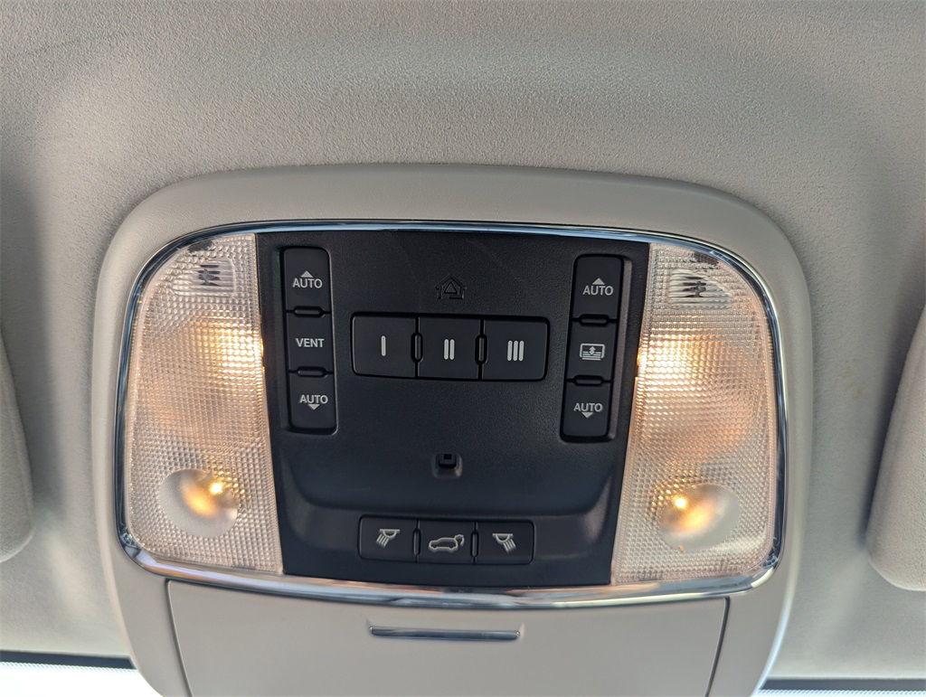 2017 Jeep Grand Cherokee Summit photo 26
