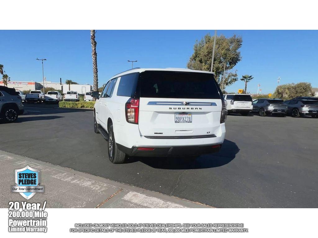 2022 Chevrolet Suburban LT photo 9