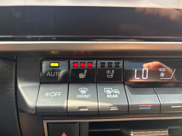 2025 Toyota Camry XLE photo 3