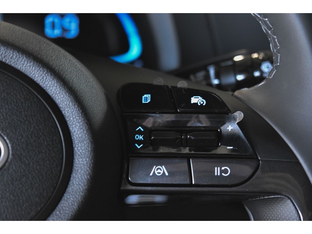 2025 Hyundai Elantra SEL Sport photo 14