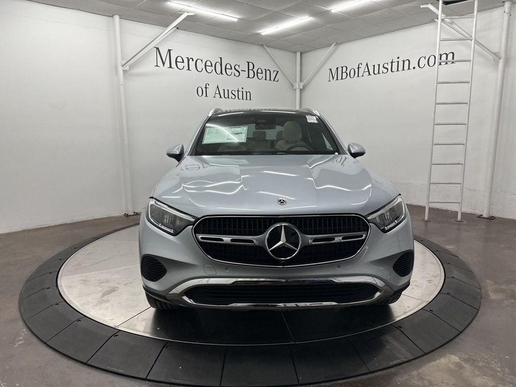 2026 Mercedes Benz GLC 300 photo 2