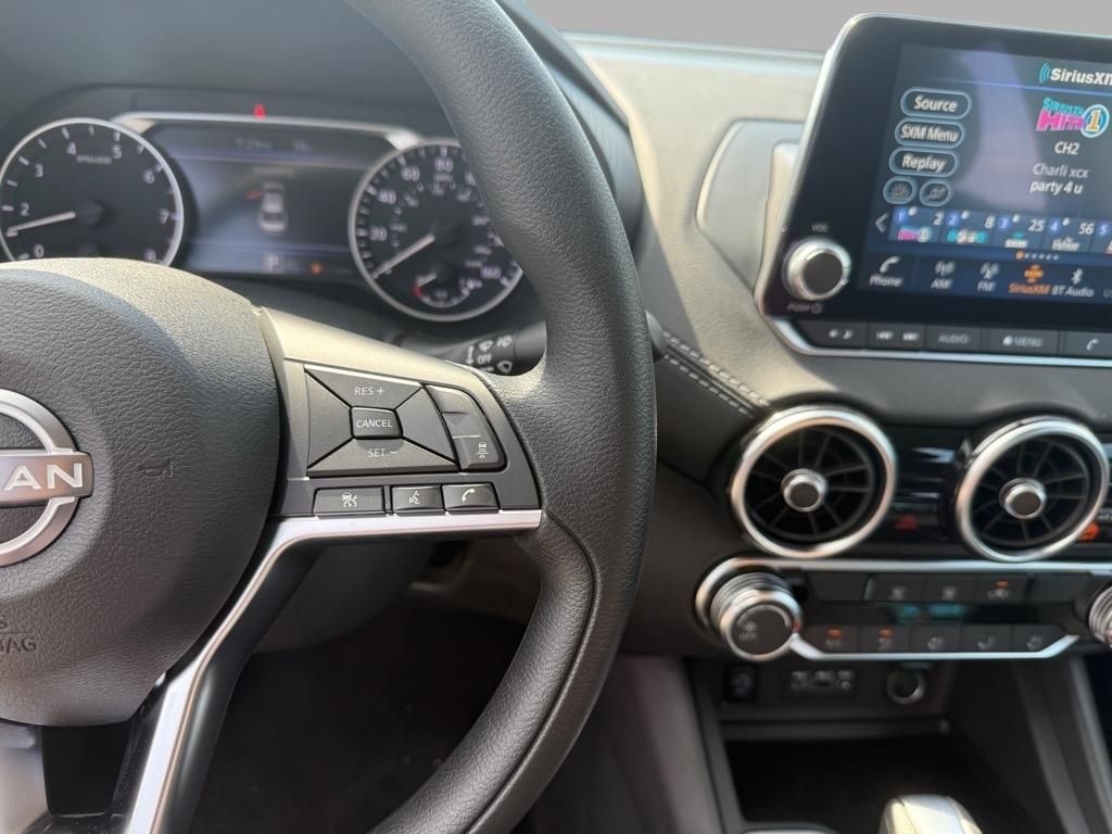 2025 Nissan Sentra SV photo 10