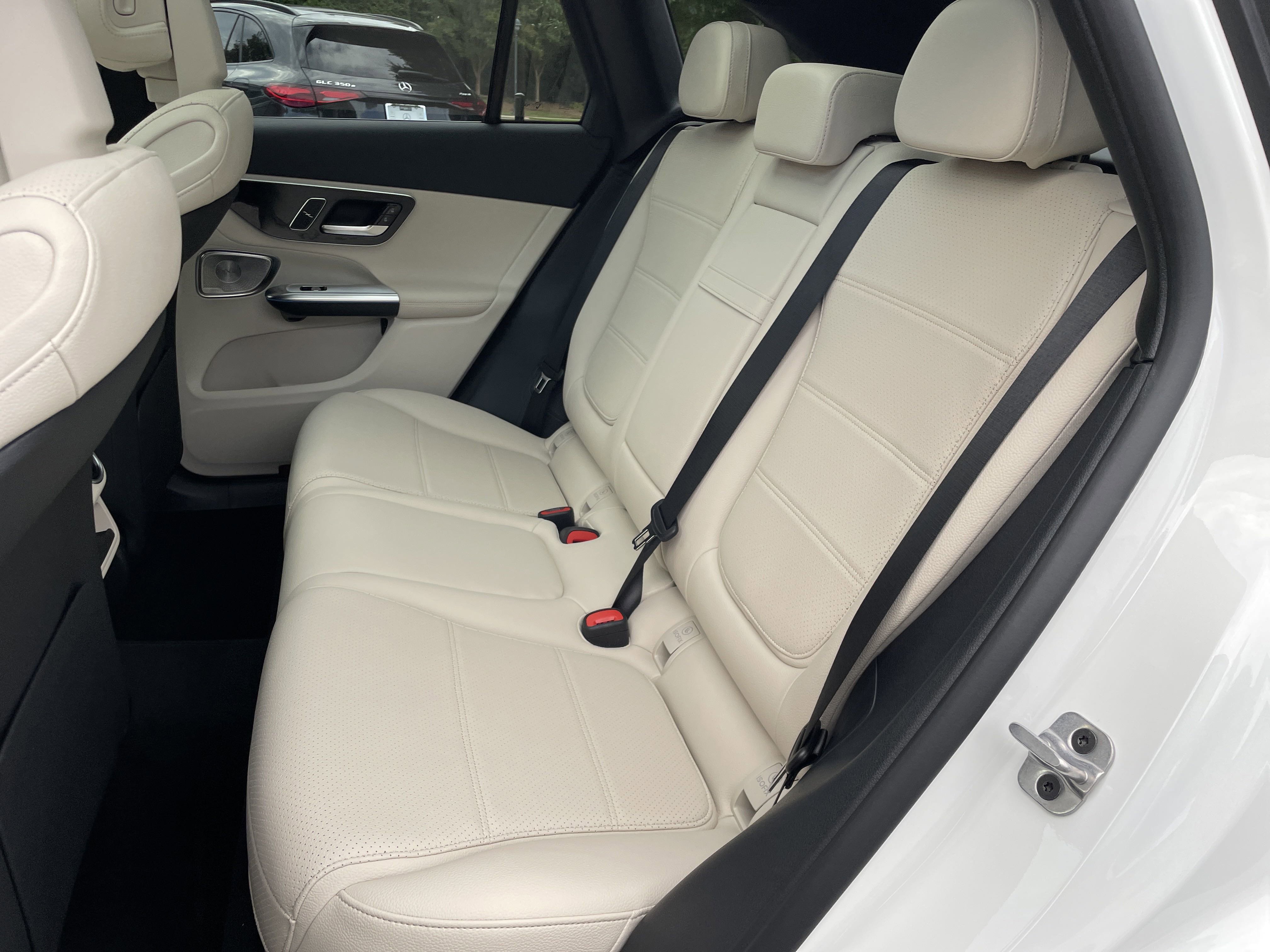 2026 Mercedes Benz GLC 300 photo 22