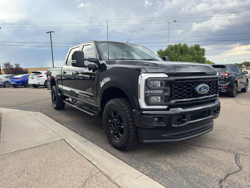 2024 Ford F-250 XLT photo 4
