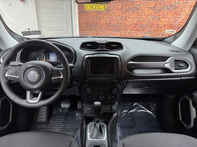 2020 Jeep Renegade Latitude photo 12