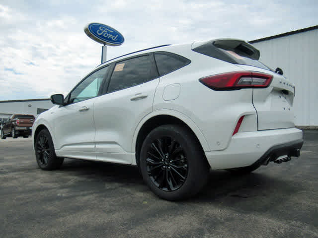 2023 Ford Escape ST-Line Elite photo 2