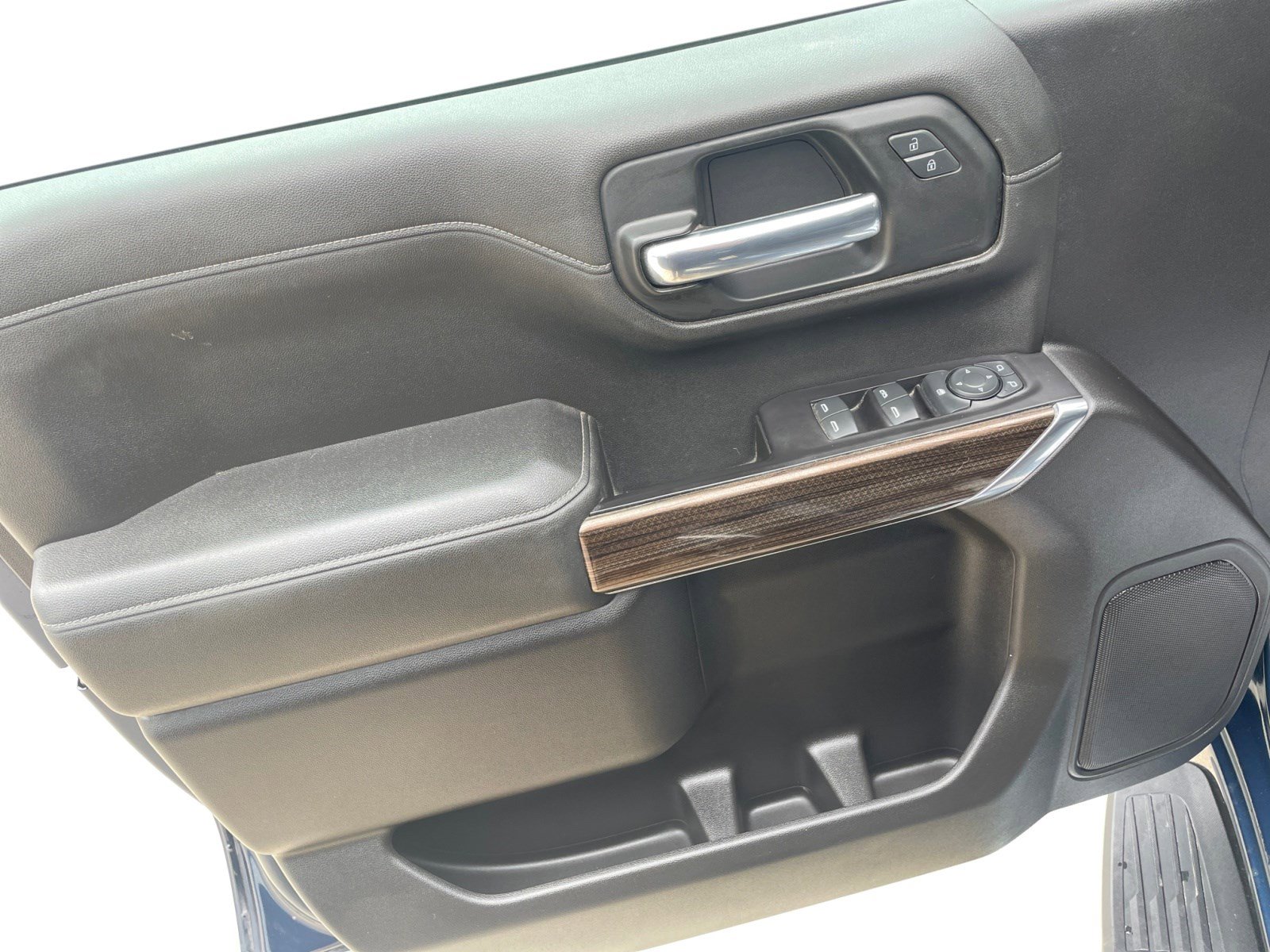 2019 Chevrolet Silverado 1500 LT photo 16