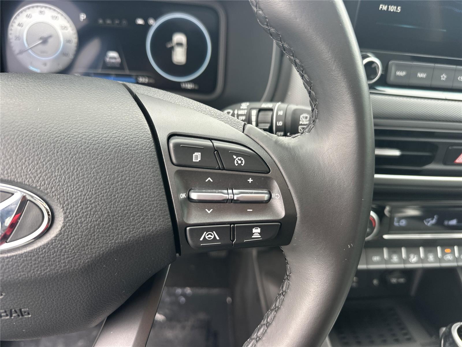 2023 Hyundai Kona Limited photo 11