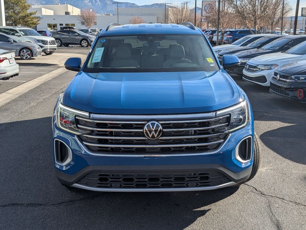 2025 Volkswagen Atlas SE photo 3