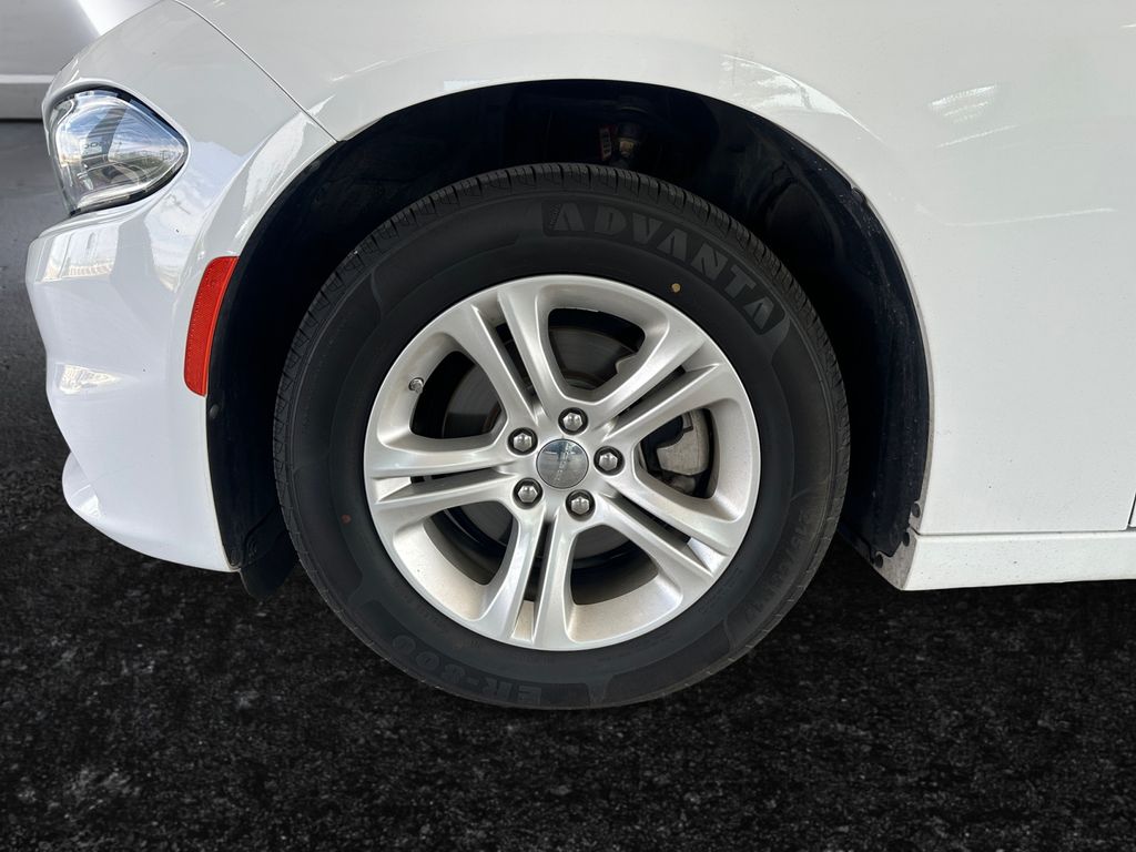 2022 Dodge Charger SXT photo 25
