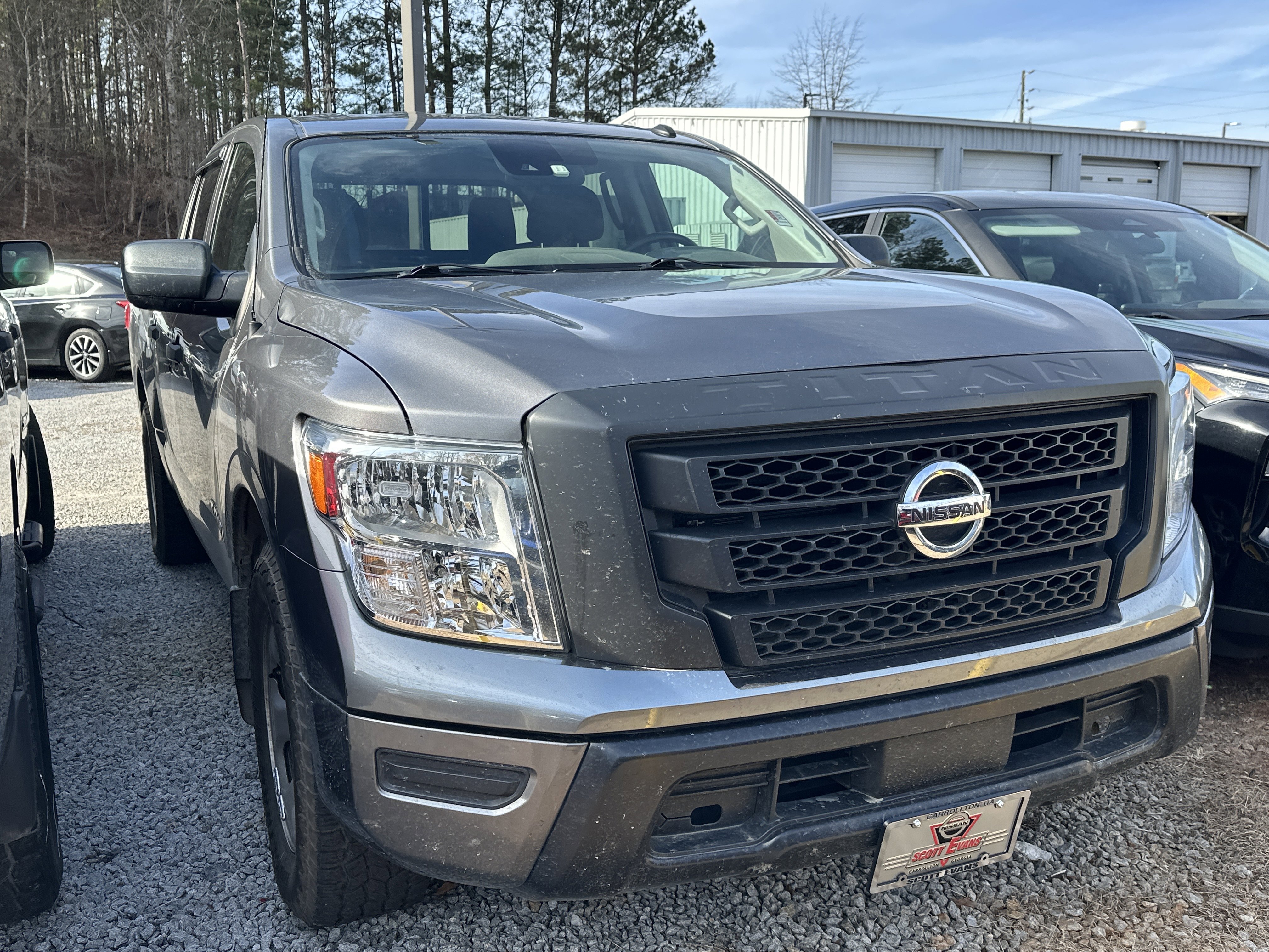 2021 Nissan Titan S's photo
